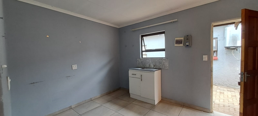 To Let 1 Bedroom Property for Rent in Thorisong Free State